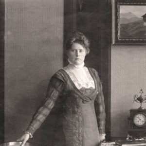 Luise Deiters (1880-1965) Ehefrau von Gustav Deiters Führt die Firma gemeinsam mit ihrer Schwägerin Maria weiter, während die Männer im 1. Weltkrieg an der Front kämpfen